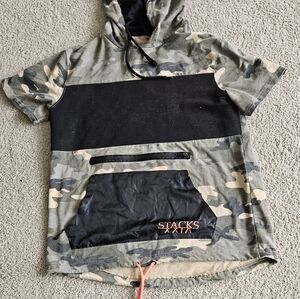 Mens Carbon Stack VIXX Short Sleeve Camo Hoodie. Size L